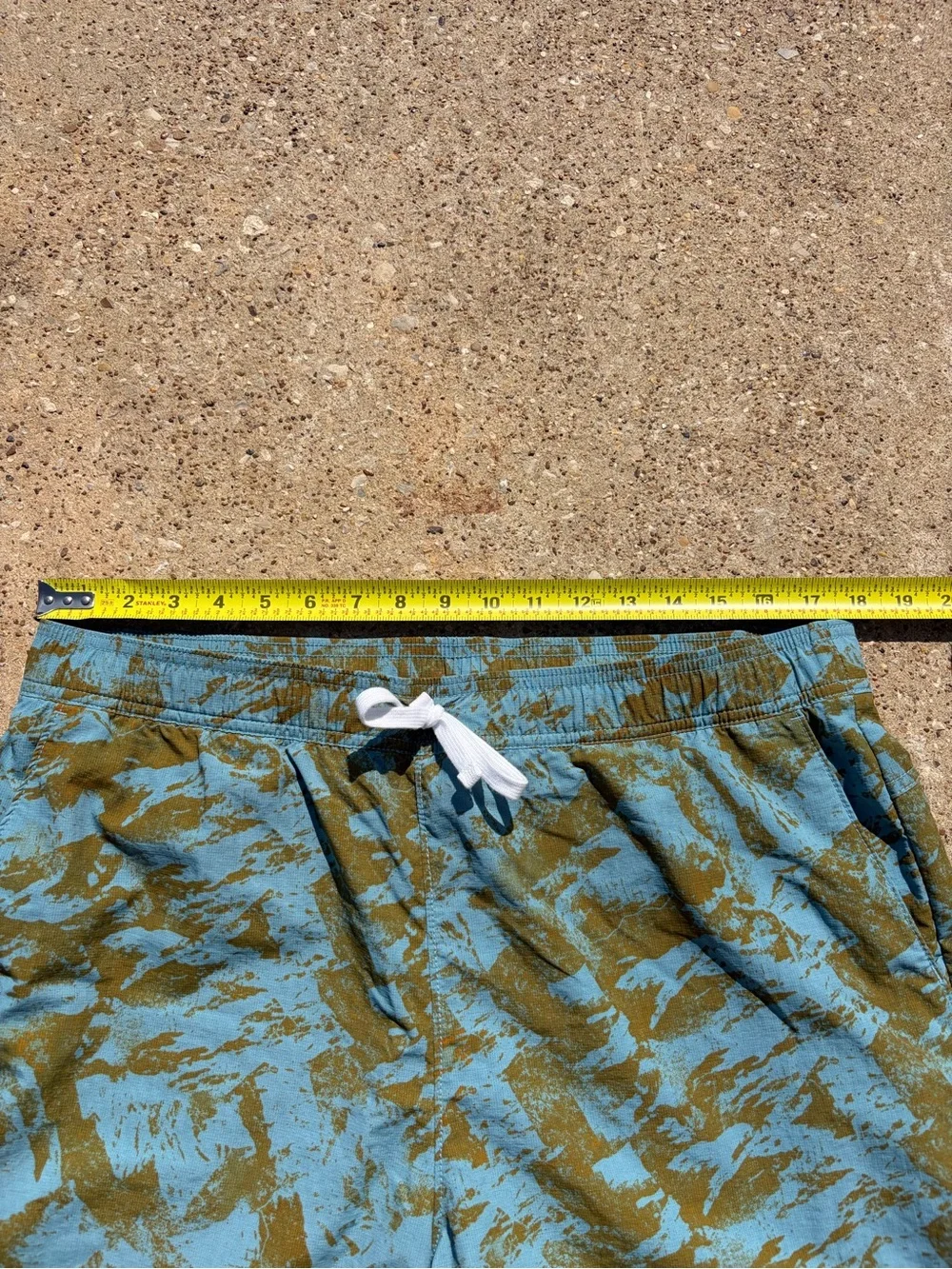 The North Face Men’s L Nylon Shorts Graphic Blue Gold Drawstring